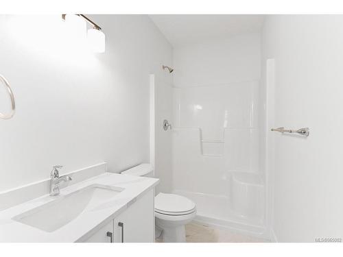 2204 Dodds Rd, Nanaimo, BC - Indoor Photo Showing Bathroom
