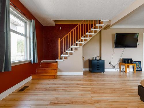 3061 Albina St, Saanich, BC - Indoor Photo Showing Other Room