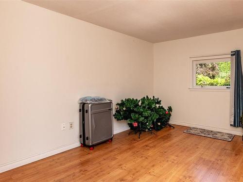 3061 Albina St, Saanich, BC - Indoor Photo Showing Other Room
