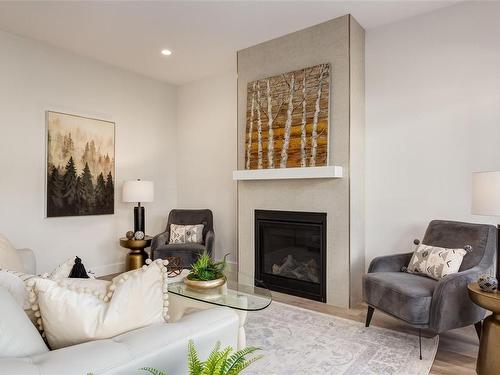 12-420 Cook St, Ladysmith, BC - Indoor Photo Showing Living Room With Fireplace