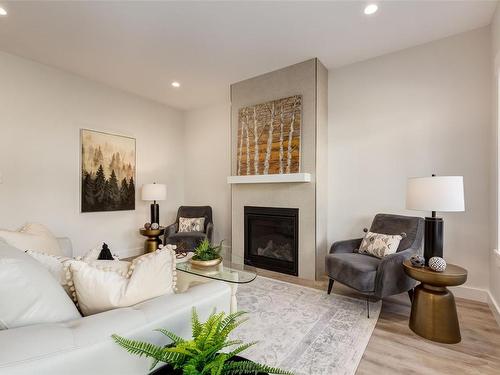 12-420 Cook St, Ladysmith, BC - Indoor Photo Showing Living Room With Fireplace