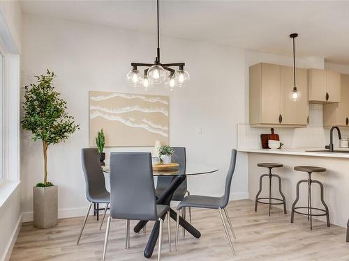 12-420 Cook St, Ladysmith, BC - Indoor Photo Showing Dining Room