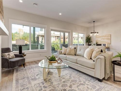 12-420 Cook St, Ladysmith, BC - Indoor Photo Showing Living Room