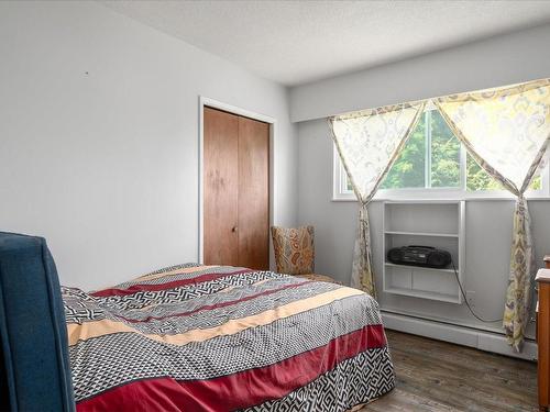 8008\8010 Queen St, Crofton, BC - Indoor Photo Showing Bedroom