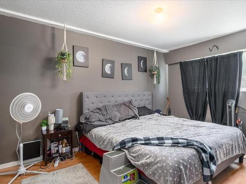 8008\8010 Queen St, Crofton, BC - Indoor Photo Showing Bedroom