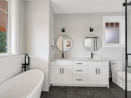 1155 Marina Dr, Sooke, BC - Indoor Photo Showing Bathroom