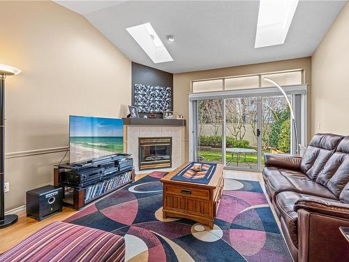 141 Ocean Walk Dr, Nanaimo, BC - Indoor With Fireplace