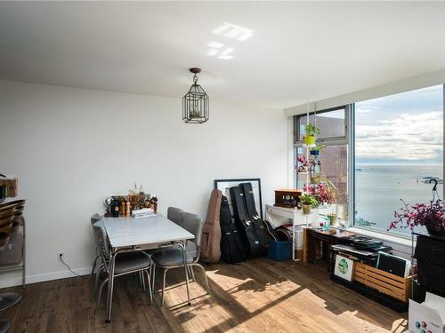 1106-327 Maitland St, Victoria, BC - Indoor Photo Showing Dining Room