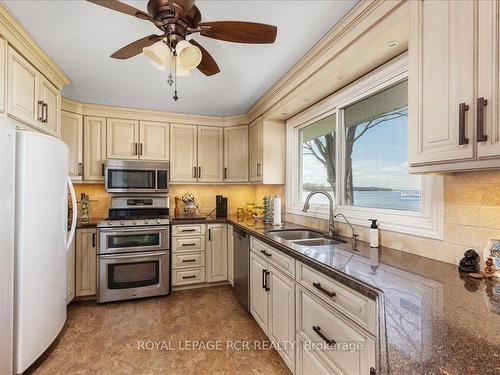 146 Woodfield Dr, Georgina, ON - Indoor Photo Showing Kitchen