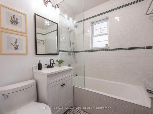 885 Royal York Rd, Toronto, ON - Indoor Photo Showing Bathroom