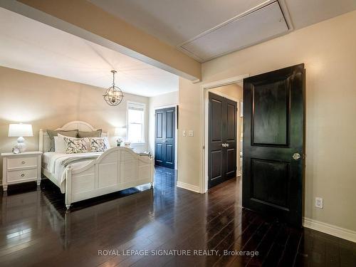 885 Royal York Rd, Toronto, ON - Indoor Photo Showing Bedroom