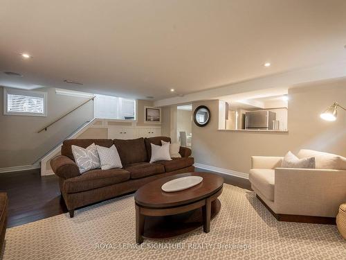 885 Royal York Rd, Toronto, ON - Indoor Photo Showing Living Room