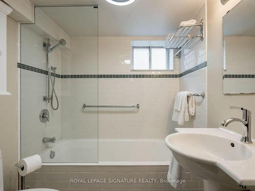 885 Royal York Rd, Toronto, ON - Indoor Photo Showing Bathroom