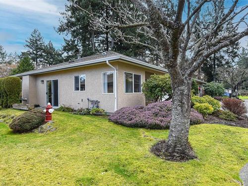 9-352 Douglas St, Comox, BC - Outdoor