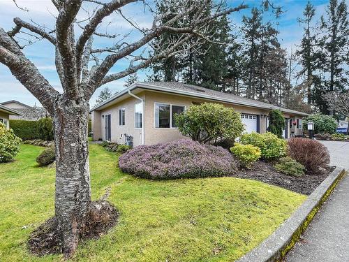 9-352 Douglas St, Comox, BC - Outdoor