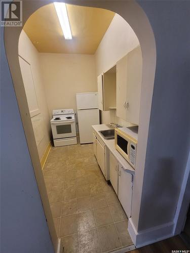 509 12Th Avenue, Estevan, SK - Indoor Photo Showing Kitchen