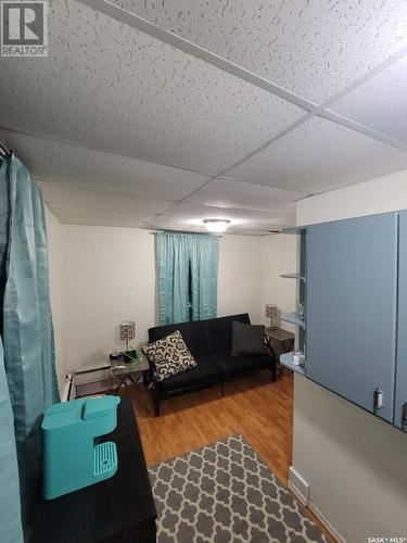 509 12Th Avenue, Estevan, SK - Indoor Photo Showing Living Room