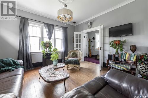 2053 Montreal Street, Regina, SK - Indoor Photo Showing Living Room