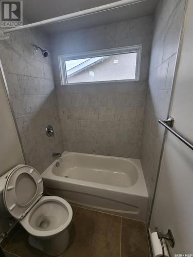 50 Cartier Crescent, Saskatoon, SK - Indoor Photo Showing Bathroom