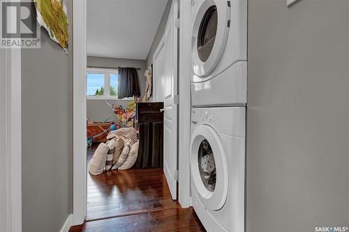 1327 6Th Avenue Nw, Moose Jaw, SK - Indoor Photo Showing Laundry Room