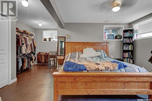 1327 6Th Avenue Nw, Moose Jaw, SK - Indoor Photo Showing Bedroom