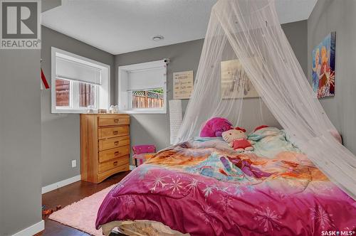 1327 6Th Avenue Nw, Moose Jaw, SK - Indoor Photo Showing Bedroom