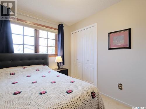 813 Ridpath Road, Rosetown, SK - Indoor Photo Showing Bedroom