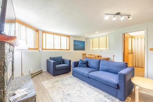 300 - 4559 Timberline Crescent, Fernie, BC - Indoor Photo Showing Living Room