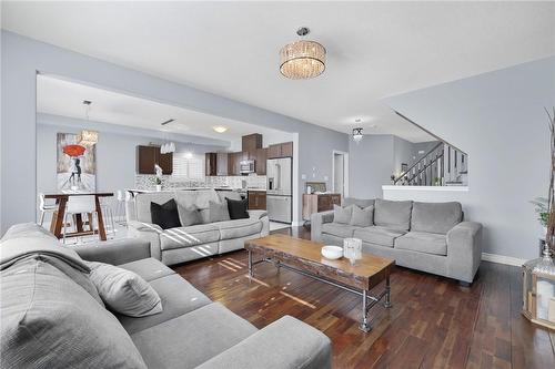 44 Chamomile Drive, Hamilton, ON - Indoor Photo Showing Living Room