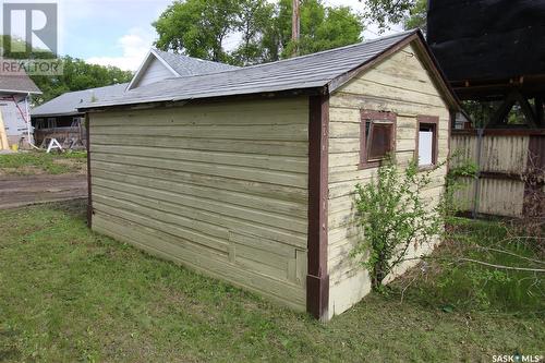 594 2Nd Street E, Shaunavon, SK - Outdoor With Exterior