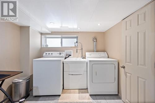 7505 Riverside Drive East, Windsor, ON - Indoor Photo Showing Laundry Room