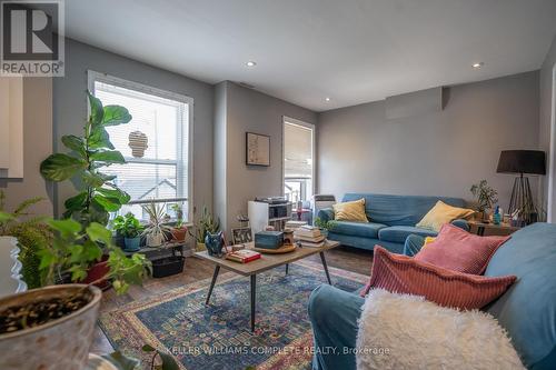 165 Emerald Street N, Hamilton, ON - Indoor Photo Showing Living Room