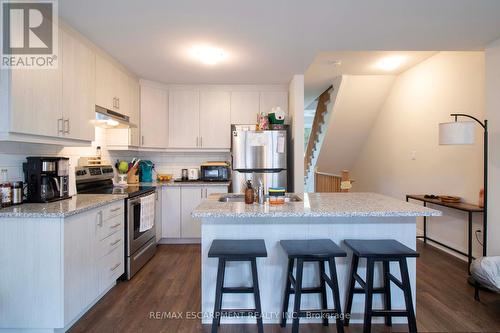 73 - 2 Willow Street, Brant (Paris), ON - Indoor Photo Showing Kitchen With Stainless Steel Kitchen