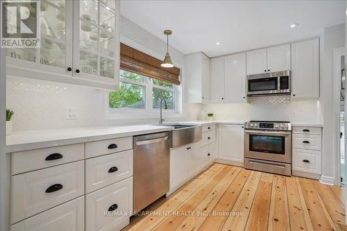 16 Church Street, Hamilton (Waterdown), ON - Indoor Photo Showing Kitchen