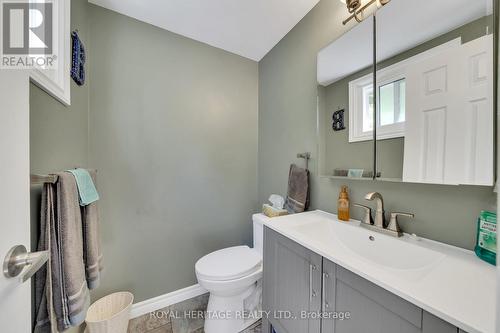 8 - 15 Winchester Drive N, Greater Napanee, ON - Indoor Photo Showing Bathroom
