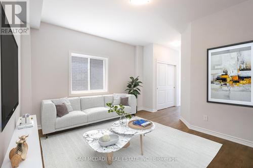 47 Hildred Street, Welland, ON - Indoor Photo Showing Living Room