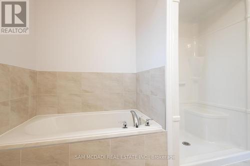 47 Hildred Street, Welland, ON - Indoor Photo Showing Bathroom