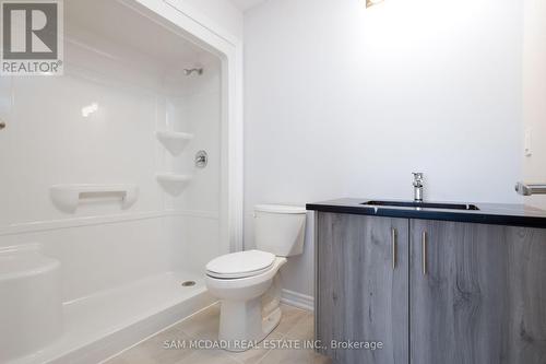 47 Hildred Street, Welland, ON - Indoor Photo Showing Bathroom