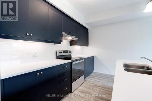 26 - 261 Woodbine Avenue, Kitchener, ON - Indoor Photo Showing Kitchen