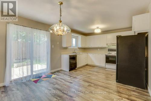 52 - 25 Erica Crescent, London, ON - Indoor Photo Showing Kitchen