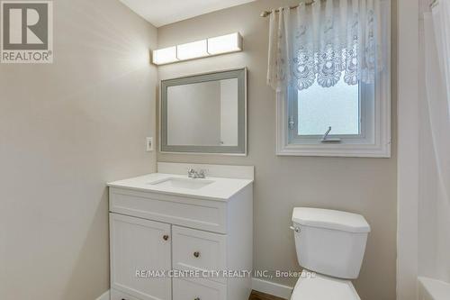 52 - 25 Erica Crescent, London, ON - Indoor Photo Showing Bathroom