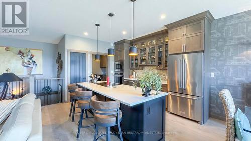 68 Deerfield Road, Lambton Shores (Grand Bend), ON - Indoor Photo Showing Kitchen With Stainless Steel Kitchen With Upgraded Kitchen