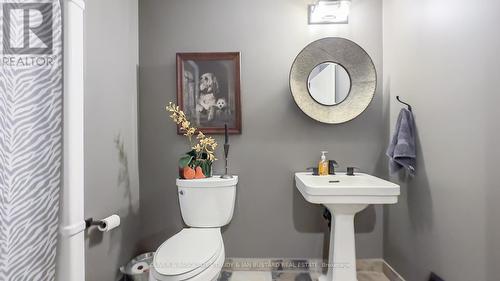 68 Deerfield Road, Lambton Shores (Grand Bend), ON - Indoor Photo Showing Bathroom