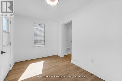 90 Frederick Avenue, Hamilton, ON - Indoor Photo Showing Other Room