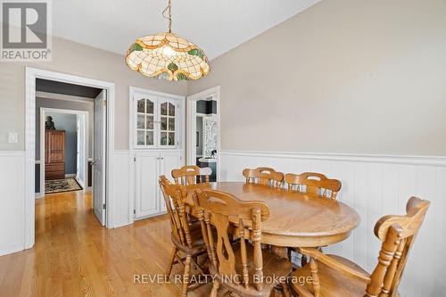 11 Meadowvale Drive, St. Catharines, ON - Indoor Photo Showing Dining Room