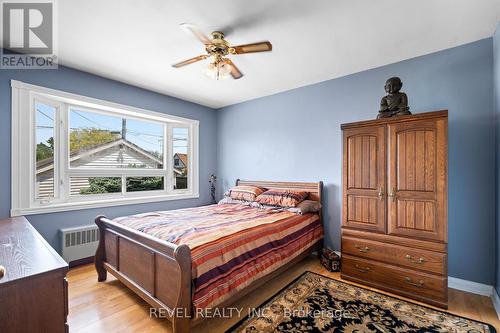 11 Meadowvale Drive, St. Catharines, ON - Indoor Photo Showing Bedroom