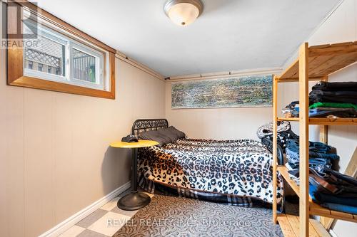 11 Meadowvale Drive, St. Catharines, ON - Indoor Photo Showing Bedroom