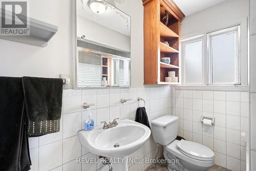 11 Meadowvale Drive, St. Catharines, ON - Indoor Photo Showing Bathroom