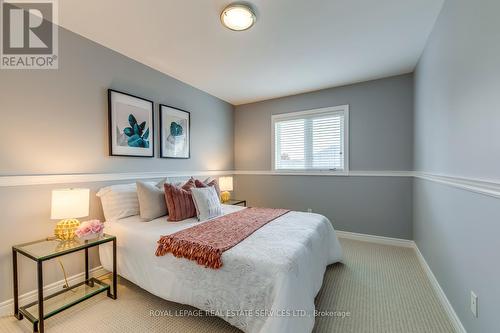 2216 Lapsley Crescent, Oakville, ON - Indoor Photo Showing Bedroom