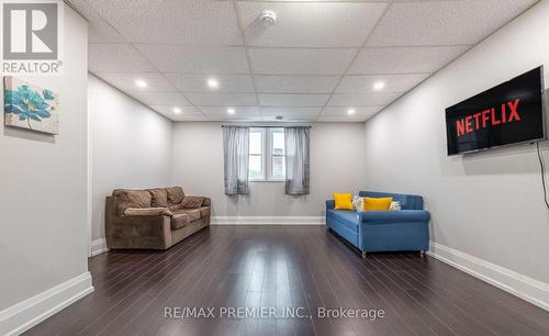 4511 Queen Street, Niagara Falls, ON - Indoor